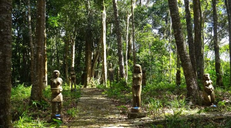 Khu Vườn Tượng Gỗ