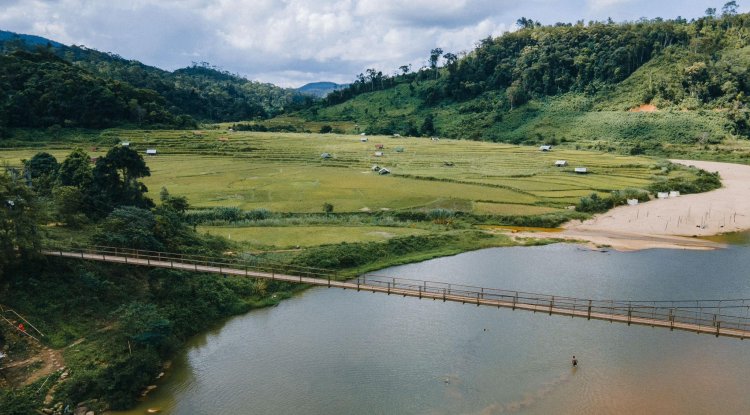 Cầu treo Kon Tu Rằng