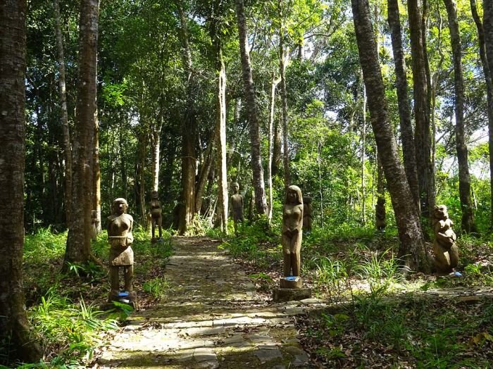 Khu Vườn Tượng Gỗ